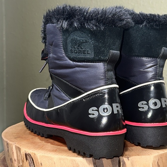 SOREL Women’s Tivoli II Boot (Black/Pink) - Picture 4 of 14
